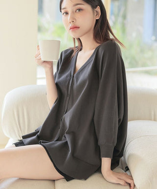授乳ケープとしても使えるカーディガン