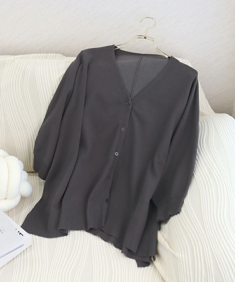 授乳ケープとしても使えるカーディガン