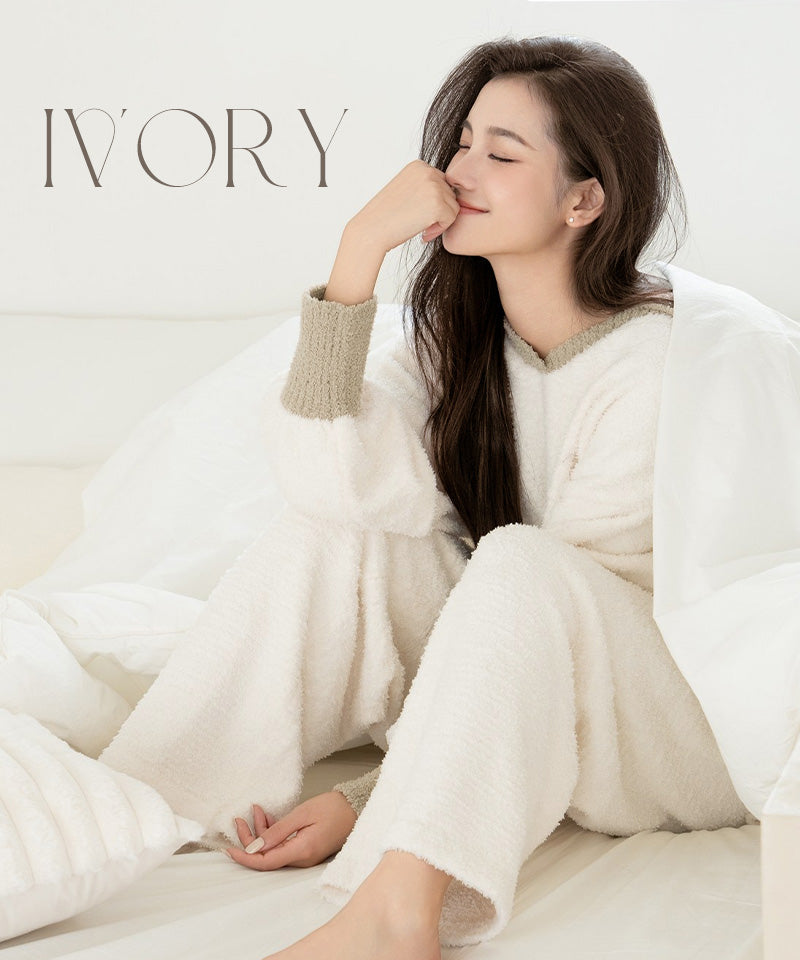 《P.snow》もこもこ襟付きVネックバイカラートップス＆ロングパンツ